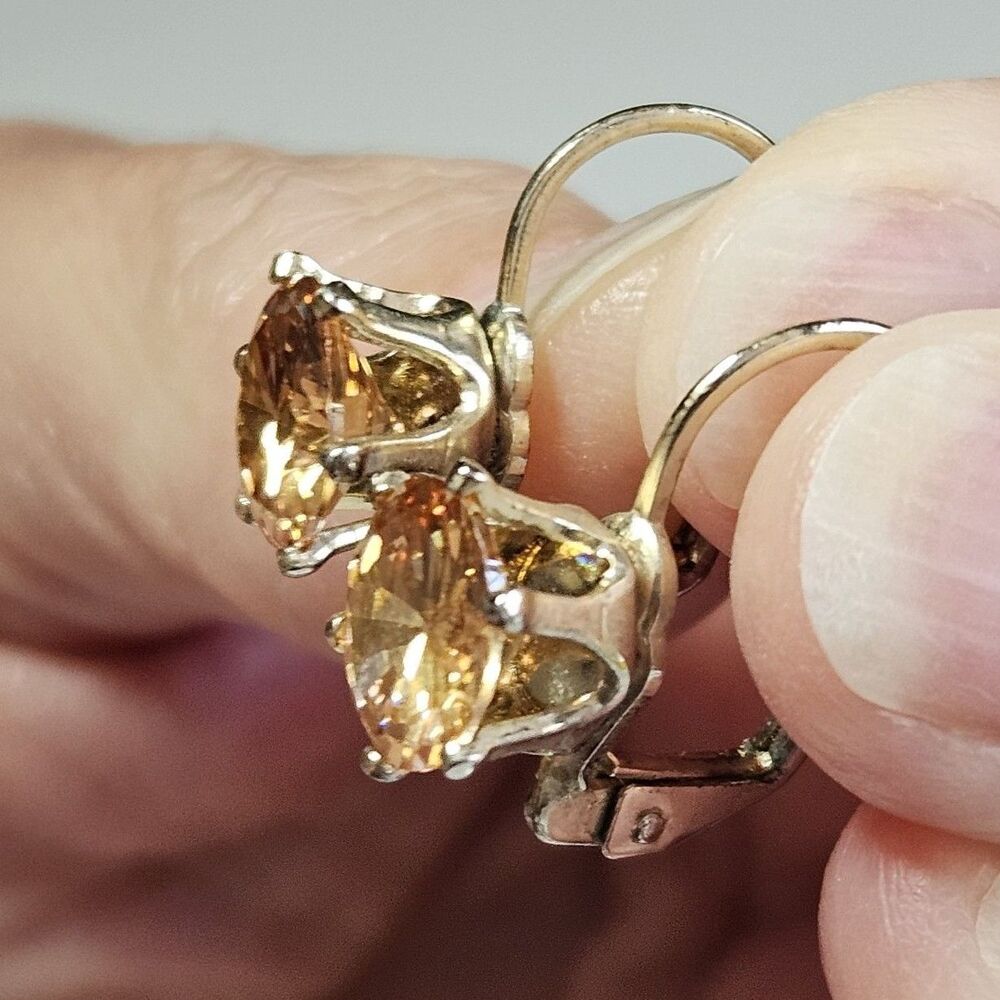 **Last Chance!!Final Sale** Gold Tone Champagne Colored Rhinestone Leverback Ear - Picture 2 of 8